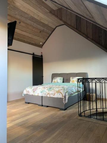 Villa Velo 94 Bij Soof Geel